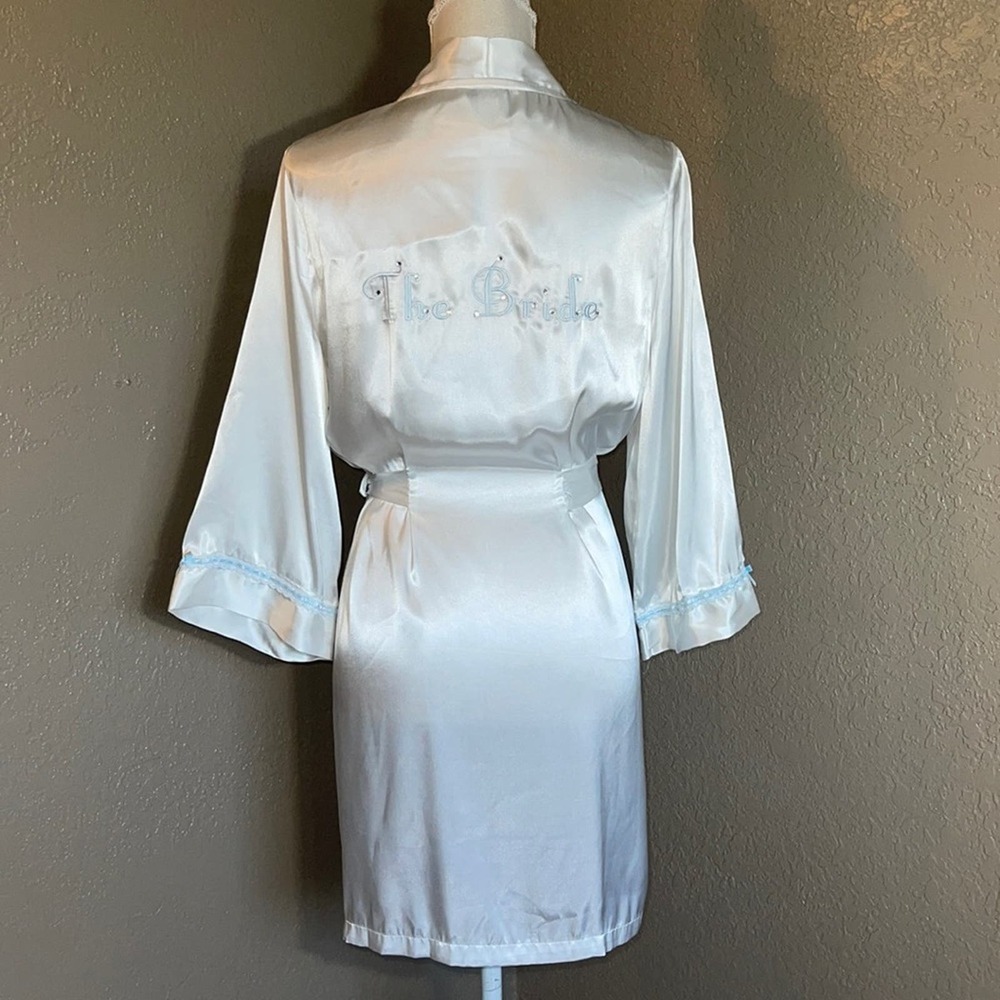 The Bride Satin Robe‎ In Bloom By Jonquil Medium